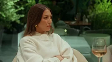 Col roulé Wyeth Greer. Col roulé Greer porté par Stassi Schroeder dans l'épisode « House of Stassi » (S01E05).