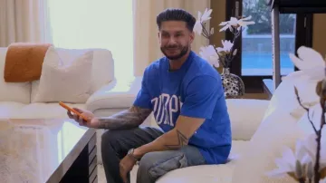 T-shirt en coton épais délavé de marque Purple, porté par DJ Pauly D dans l'épisode 13 de la saison 9 de Jersey Shore : Family Vacation.