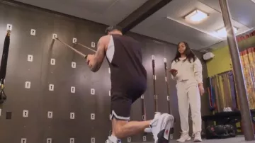 Pantalon de jogging Champion Reverse Weave porté par Nikki Hall dans l'épisode 13 de la saison 9 de Jersey Shore : Family Vacation.