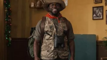 Gilet camouflage de Kevin Hart porté par Franklin « Mouse » Finbar (Kevin Hart) dans Jumanji : Open World (2026), tel qu'on le voit dans le film.