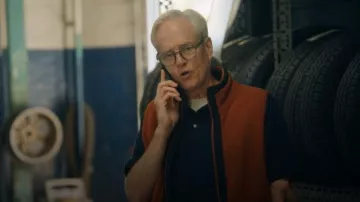 Gilet polaire North Face porté par Jon (Peter Reeve) dans l'épisode « Tires » (S01E01).