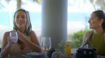 Ensemble jupe longue et haut en crochet « Dance With You » de White Fox Boutique, porté par Elma Pazar dans l'épisode « The Only Way Is Essex » (S36E01).