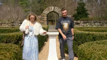 Robe midi fleurie Seni &amp; Cade Junior portée par Baylen Dupree dans l'épisode Baylen Out Loud (S03E08)