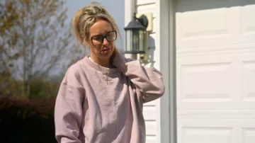 Sweat-shirt/col rond Zara mauve porté par Julie Dupree dans l'épisode Baylen Out Loud (S03E10)