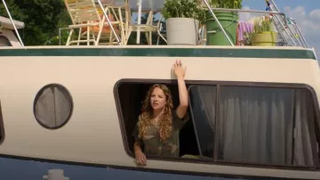 Vintage 80’s Camouflage Camo Single Stitch Pocket T Shirt worn by Oona (Bo Bragason) as seen in Sterling Point (S01E01)
