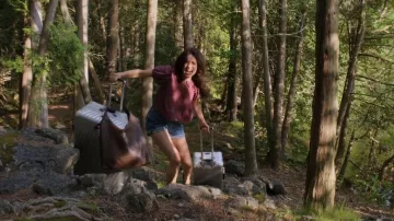Short en jean Levi's 501 à revers porté par Annie (Ella Rubin) dans l'épisode Sterling Point (S01E02).