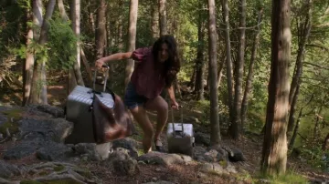 Ballerines en cuir souple Zara portées par Annie (Ella Rubin) dans l'épisode Sterling Point (S01E02).