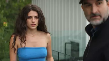 American Eagle Heavyweight Tube Top worn by Annie (Ella Rubin) as seen in Sterling Point (S01E06)