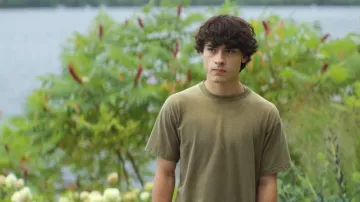 AE Shrunken Fit Lived-In T-Shirt worn by Ellis (Jacob Whiteduck-Lavoie) as seen in Sterling Point (S01E06)
