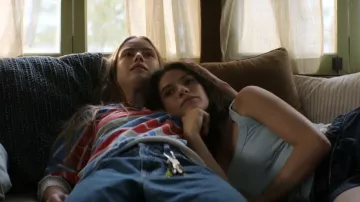 Débardeur AE Daily Fave porté par Annie (Ella Rubin) dans l'épisode Sterling Point (S01E07).