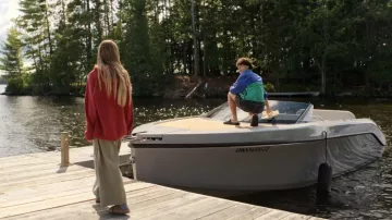 Uji Nubuck Suede worn by Ramona (Amélie Hoeferle) as seen in Sterling Point (S01E07)