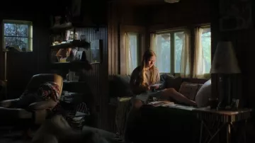 Zara Washed T-Shirt worn by Ramona (Amélie Hoeferle) as seen in Sterling Point (S01E08)