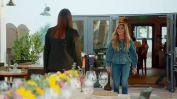 Sac à main A New Day™ à poignée métallique et forme de croissant porté par Tamra Judge dans l'épisode 5 de la saison 20 de The Real Housewives of Orange County.