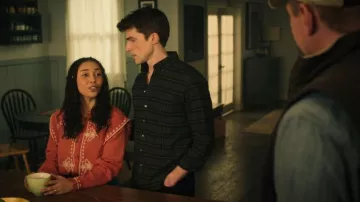 Chemise Kiton à carreaux en coton brossé portée par Will Walter (Johnny Link) dans l'épisode « Ma vie avec les garçons Walter » (S03E07).