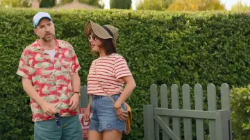 Carhartt Floyde Short Greentree Stretch Twill worn by Jason (Rafe Spall) as seen in Trying (S05E07)