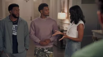 H&m Re­laxed Fit Sweat­shirt worn by Nathaniel Logan McIntyre as seen in All American (S08E05)