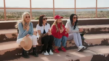 Jean Free People We The Free Good Luck taille mi-haute à jambes fuselées porté par Tamra Judge dans l'épisode 7 de la saison 20 de The Real Housewives of Orange County.