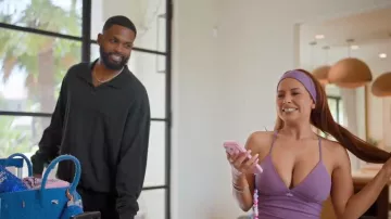 Vestido Alo Airbrush Splendor usado por Yris Palmer, como se ve en The Girls: A Khloé Kardashian Project (T01E02).