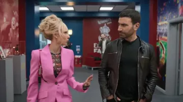 Top de manga larga Fleur Du Mal Heartbreaker usado por Keeley Jones (Juno Temple) como se ve en Ted Lasso (T04E04)