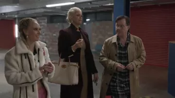 Pantalon large en laine et soie Bronte de Max Mara porté par Rebecca Welton (Hannah Waddingham) dans l'épisode Ted Lasso (S04E04).
