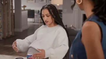 Sudadera deportiva lisa de Zara usada por Olivia Baker (Samantha Logan) como se ve en All American (T08E08)