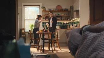 Zapatillas Gola Classics Athena negras/blancas/rosas/color goma usadas por Nikki (Esther Smith) como se ve en Trying (T05E08).