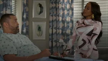 Boucles d'oreilles pendantes à deux niveaux Anthropologie portées par Hayley Lawson (Marquita Goings) dans l'épisode Beyond the Gates (S02E149).