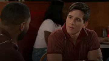 Camisa Harris de Rag and Bone usada por Bradley 'Smitty' Smith (Mike C. Manning) como se ve en Beyond the Gates (T02E141).