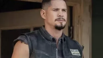 Black Leather Motorcycle Vest worn by Ezekiel 'EZ' Reyes (J. D. Pardo) in Mayans M.C. (S05)