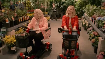 Zapatillas Adidas de Taekondo usadas por Carol (Kristen Johnston) como se ve en Leanne (T02E05).
