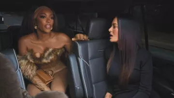 Bolso de mano de cuero Parisa Wang usado por Porsha Williams, como se ve en The Real Housewives Ultimate Girls Trip (T05E04).