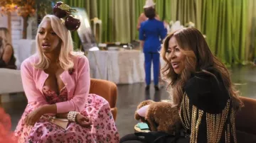 Blazer en crêpe noir à chaînes Jean-Louis Sabaji porté par Mary Cosby dans l'épisode « The Real Housewives Ultimate Girls Trip » (S05E04)