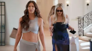 Débardeur L*Space Heart Of Gold porté par Emily Simpson dans l'épisode 8 de la saison 20 de The Real Housewives of Orange County.