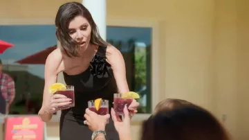Robe Robin noire de Nbd portée par Heather Dubrow dans l'épisode 8 de la saison 20 de The Real Housewives of Orange County.