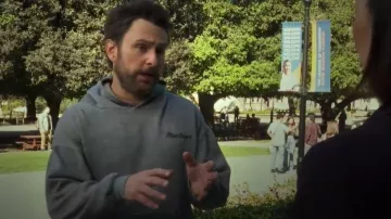Sudadera con capucha de Kreep Lord MacGregor usada por Charlie Kelly (Charlie Day) como se ve en It's Always Sunny in Philadelphia (T18E03)