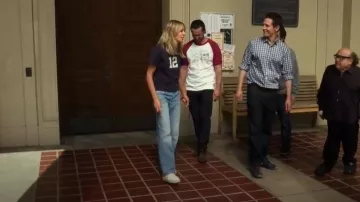 Zapatillas Veja Campo usadas por Dee Reynolds (Kaitlin Olson) como se ve en It's Always Sunny in Philadelphia (T18E03)
