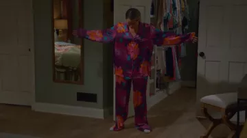 BedHead x Trina Turk Evening Bloom Silk Pajamas worn by Leanne (Leanne Morgan) as seen in Leanne (S02E08)