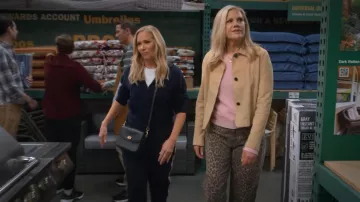 Coach Cassie 19 Black/Gold Crossbody worn by Leanne (Leanne Morgan) as seen in Leanne (S02E08)