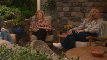 Zapatillas Adidas Stan Smith en blanco nube usadas por Leanne (Leanne Morgan) vistas en Leanne (S02E09)