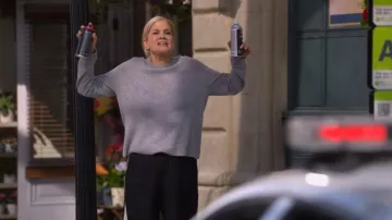 Reformation Oversize Cashmere & Wool Sweater in Granite worn by Carol (Kristen Johnston) as seen in Leanne (S02E10)