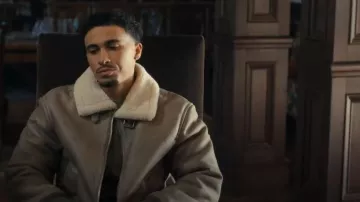Veste en faux cuir double face de Zara portée par Angel (Xavier Smalls) comme vu dans Beauty in Black (S03E04)