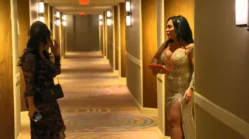 Robe nue et argentée bretellée perlée Portia et Scarlett portées par Angelina Pivarnick telles que vues dans Jersey Shore : Vacances en famille (S08E34)