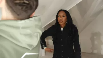 Combinaison Agolde Esther en corbeau portée par Lizzie Mathis telle que vue dans Honest Renovations (S04E03)