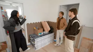 Aritzia Le Pantalon™ Sans Effort porté par Lizzie Mathis tel que vu dans Honest Renovations (S04E03)