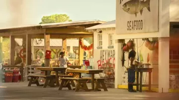 Harnais Frye Kate porté par Cleo (Carlacia Grant) tel que vu dans Outer Banks (S05E07)