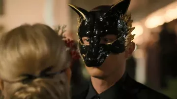 Etsy Higgins Creek Gold Werewolf Masquerade Mask Wolf worn by Rafe Cameron (Drew Starkey) as seen in Outer Banks (S05E07)