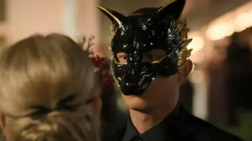 Etsy Higgins Creek Gold Werewolf Masquerade Mask Wolf worn by Rafe Cameron (Drew Starkey) as seen in Outer Banks (S05E07)