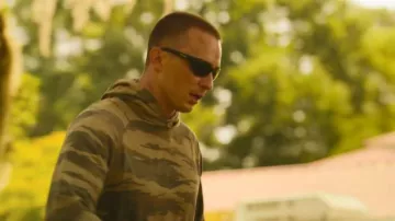 Sweat à capuche léger en polaire en bambou Free Fly Apparel porté par Rafe Cameron (Drew Starkey) tel que vu dans Outer Banks (S05E09)