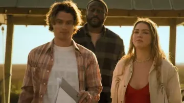 Camisa de trabajo de sarga de algodón a cuadros Ralph Lauren usada por John B. Routledge (Chase Stokes) tal como se ve en Outer Banks (S05E10)