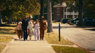 Christian Louboutin KM Punta de punta de encaje usado por Diarra Brickland (Diarra Kilpatrick) visto en Diarra from Detroit (S02E06)